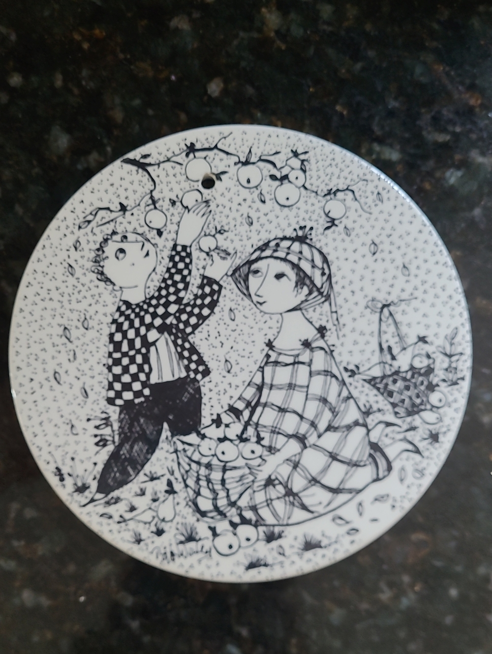 Black & White Illustrated Ceramic Wall Plate - PARADIS Oktober Nymolle Denmark.